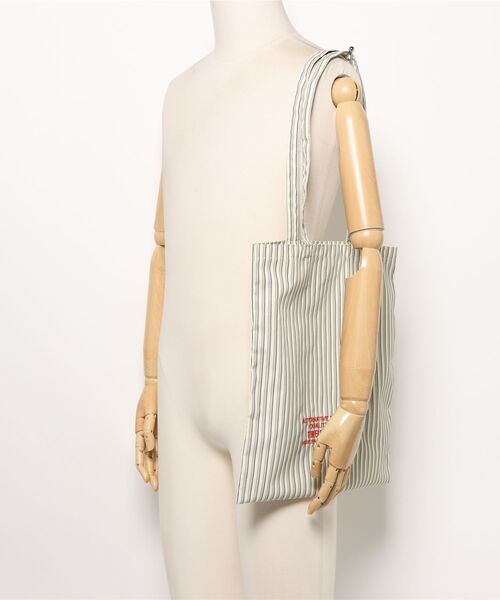 RNA-N（アールエヌエーエヌ）の「E5128 マルチストライプネーム刺繍トート（ショルダーバッグ・レディース・ブルー/ホワイト×ブラック/ホワイト×グリーン/ピンク/イエロー・FREE）」の20枚目の写真