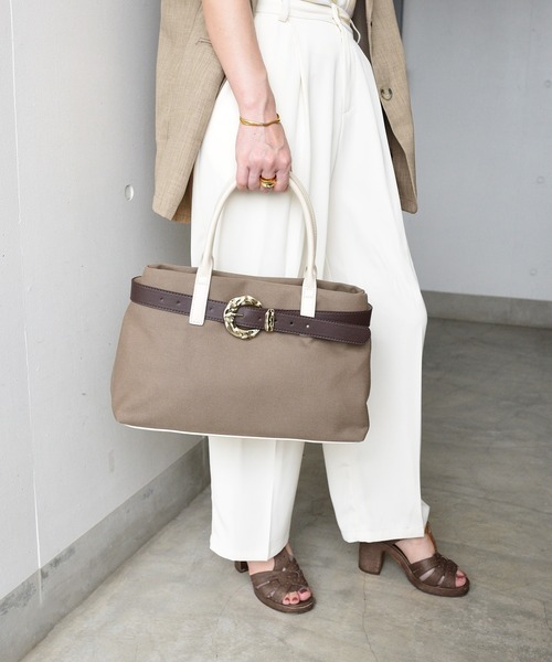 styiro(スタイロ)の「Infinitis Belt Select Tote / ベルトデザインが選べるA4トート【ankh+】(ビジネスバッグ・レディース・ブラック系1/ブラック系2/ブラック系3/ブラック系4/ブラック系5/ブラウン系1/ベージュ系3/ベージュ系4/ベージュ系5/ブラウン系2/ブラウン系3/ブラウン系4/ブラウン系5/ベージュ系1/ベージュ系2・FREE)」の15枚目の写真