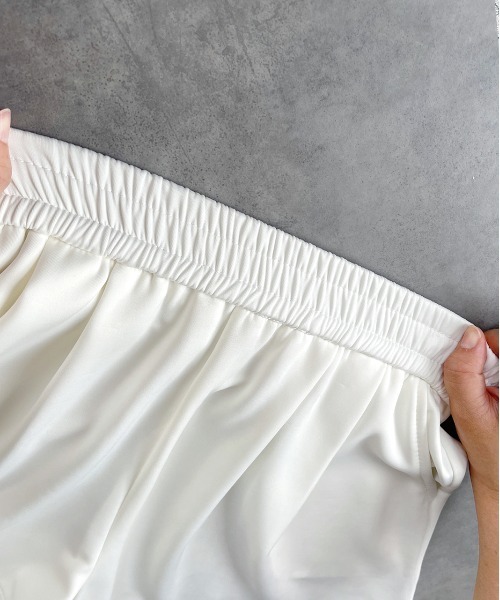 ad thie(アドティエ)の「ヘムレース スウェット ショートパンツ(その他パンツ・レディース・オートミール/オフホワイト/ブラック・FREE)」の13枚目の写真