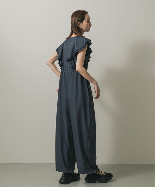 SENSE OF PLACE by URBAN RESEARCH(センスオブプレイスバイアーバンリサーチ)の「フリルオールインワン(サロペット/オーバーオール・レディース・ベージュ/ブラック/ネイビー・SMALL/MEDIUM)」の16枚目の写真