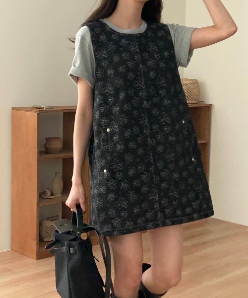 FAVORITO(ファヴォリート)の「ジャカード袖なしデニムショートワンピース(ワンピース・レディース・ブラック/ブルー・F)」の10枚目の写真