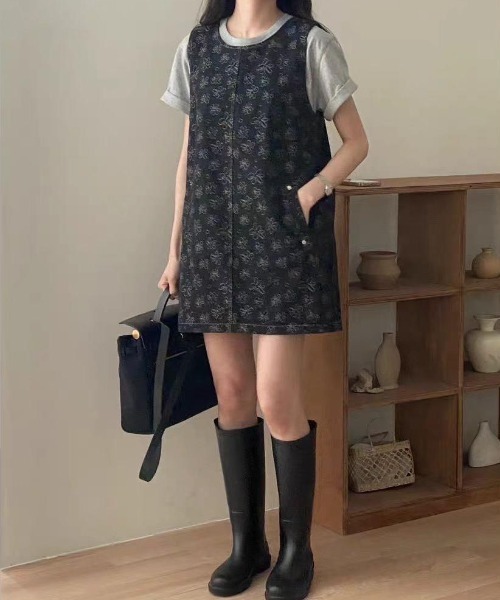 FAVORITO(ファヴォリート)の「ジャカード袖なしデニムショートワンピース(ワンピース・レディース・ブラック/ブルー・F)」の8枚目の写真