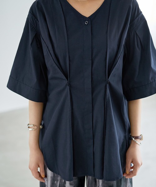 STYLE DELI(スタイルデリ)の「【LUXE】形が変わるシャツ生地プルオーバー(シャツ/ブラウス・レディース・ダークネイビー/ホワイト/ピンク・FREE)」の8枚目の写真