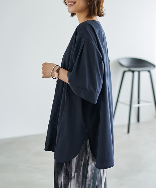 STYLE DELI(スタイルデリ)の「【LUXE】形が変わるシャツ生地プルオーバー(シャツ/ブラウス・レディース・ダークネイビー/ホワイト/ピンク・FREE)」の13枚目の写真