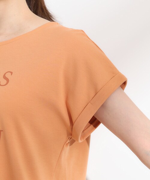 DRESKIP(ドレスキップ)の「【汗ジミ防止/ひんやり/UV】ロゴプリントTシャツ(Tシャツ/カットソー・レディース・ライトオレンジ系/ライトベージュ/オフホワイト/チャコールグレー・01/04/03/02)」の22枚目の写真