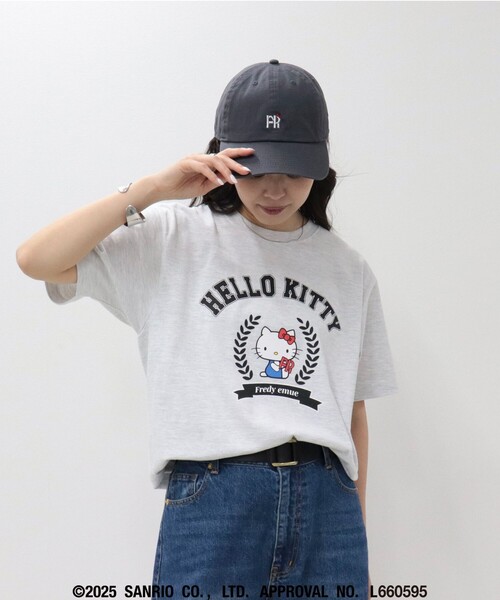 fredy emue(フレディエミュ)の「【HELLO KITTY meet FREDY emue】 カレッジプリントTシャツ(Tシャツ/カットソー・レディース・ベビーピンク/ホワイト/ライトグレー・M)」の9枚目の写真