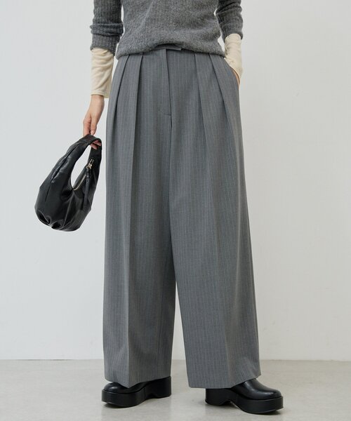 GALLARDAGALANTE（ガリャルダガランテ）の「【手洗い可能】【3サイズ展開】ストライプダブルタックパンツ（その他パンツ・レディース・ネイビー/グレー・38/36/34）」の4枚目の写真