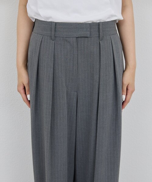 GALLARDAGALANTE（ガリャルダガランテ）の「【手洗い可能】【3サイズ展開】ストライプダブルタックパンツ（その他パンツ・レディース・ネイビー/グレー・38/36/34）」の12枚目の写真