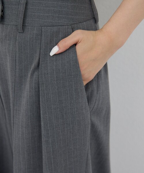 GALLARDAGALANTE（ガリャルダガランテ）の「【手洗い可能】【3サイズ展開】ストライプダブルタックパンツ（その他パンツ・レディース・ネイビー/グレー・38/36/34）」の14枚目の写真