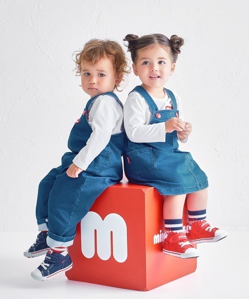 MIKI HOUSE（ミキハウス）の「【WEB限定】ストレッチニットデニムオーバーオール（サロペット/オーバーオール・キッズ・インディゴブルー・S(70-80cm)/M(80-90cm)/L(90-100cm)/LL(100-110cm)）」の5枚目の写真