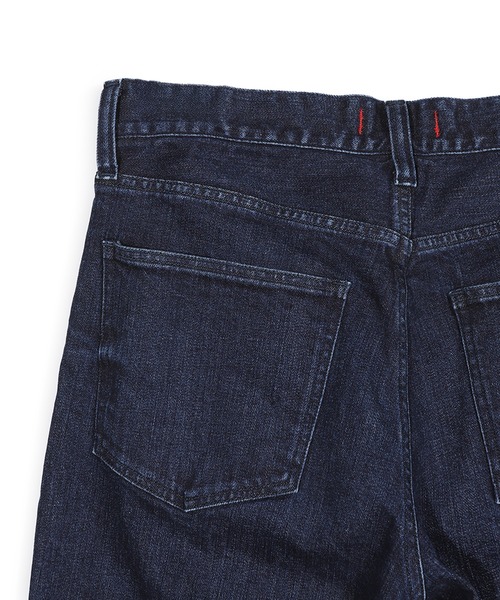 MEN'S BIGI（メンズビギ）の「【RED CARD/レッドカード】別注 Rhythm Straight（デニムパンツ・メンズ・ネイビー・28/29/30/31/32）」の7枚目の写真