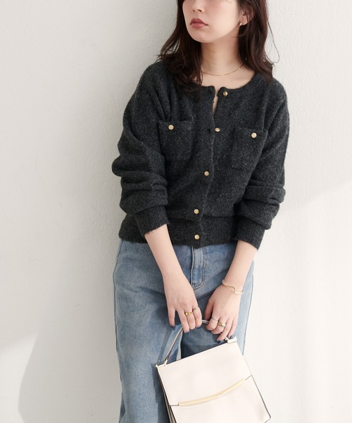 natural couture(ナチュラルクチュール)の「スフレヤーン金釦ポケ付きカーディガン(カーディガン/ボレロ・レディース・モカ/ボルドー/ピンク/サックスブルー/ライトベージュ/アイボリー/ブラック系その他/グレー・FREE)」の3枚目の写真