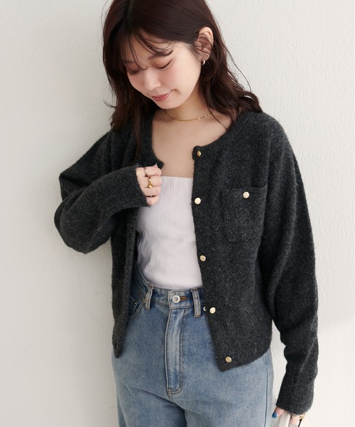 natural couture(ナチュラルクチュール)の「スフレヤーン金釦ポケ付きカーディガン(カーディガン/ボレロ・レディース・モカ/ボルドー/ピンク/サックスブルー/ライトベージュ/アイボリー/ブラック系その他/グレー・FREE)」の16枚目の写真