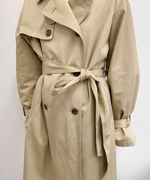 fredy emue(フレディエミュ)の「【発売のたびに即完売する大人気アイテム】袖ボリュームトレンチコート(トレンチコート・レディース・ベージュ・38/36)」の3枚目の写真