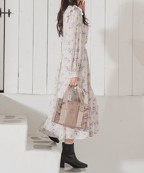 Honeys（ハニーズ）の「肩フリルワンピース（ワンピース・レディース・ブラウン系その他/ブルー系その他/ベージュ系その他・3L/L/LL/M/S）」の15枚目の写真