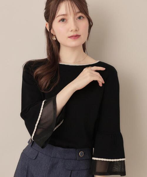 couture brooch(クチュールブローチ)の「【フェミニン・着映え・通勤】シアーフレアー袖ニットトップス(ニット/セーター・レディース・ブラック/グレー/ライトベージュ/ボルドー・38/42)」の2枚目の写真