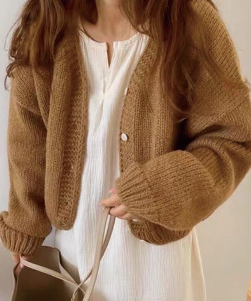 ADDITION STORE(アディションストア)の「\春にオススメ!!トレンドのショート丈/ざっくり クロップド丈 カーデ / Loose knitwear Short cardigan(カーディガン/ボレロ・レディース・グレー/オフホワイト/ピンク/ブラウン・FREE)」の1枚目の写真