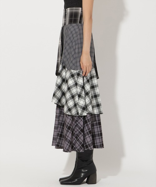 AND COUTURE（アンドクチュール）の「パッチワークティアードスカート（スカート・レディース・ブラック系その他/ブラウン系その他・SMALL/MEDIUM）」の4枚目の写真