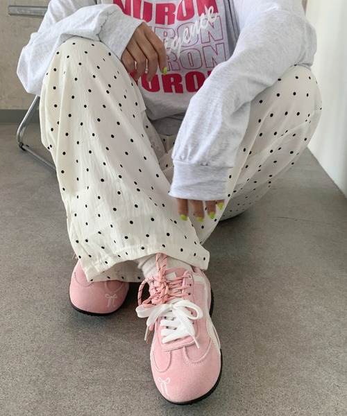 SHEPP（シープ）の「ワンポイント 刺繍 配色 ローカット スニーカー / ラインスニーカー 軽量（スニーカー・レディース・ピンク/レッド/ブラウン/ブラック・L/M）」の22枚目の写真