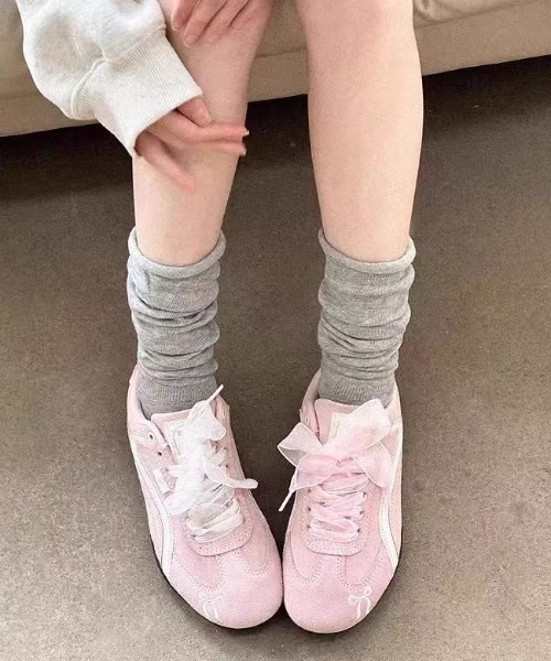 SHEPP（シープ）の「ワンポイント 刺繍 配色 ローカット スニーカー / ラインスニーカー 軽量（スニーカー・レディース・ピンク/レッド/ブラウン/ブラック・L/M）」の11枚目の写真