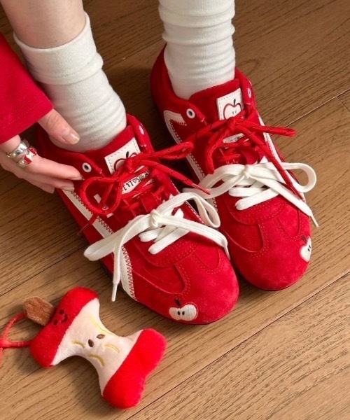 SHEPP（シープ）の「ワンポイント 刺繍 配色 ローカット スニーカー / ラインスニーカー 軽量（スニーカー・レディース・ピンク/レッド/ブラウン/ブラック・L/M）」の15枚目の写真