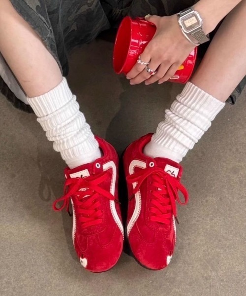 SHEPP（シープ）の「ワンポイント 刺繍 配色 ローカット スニーカー / ラインスニーカー 軽量（スニーカー・レディース・ピンク/レッド/ブラウン/ブラック・L/M）」の16枚目の写真