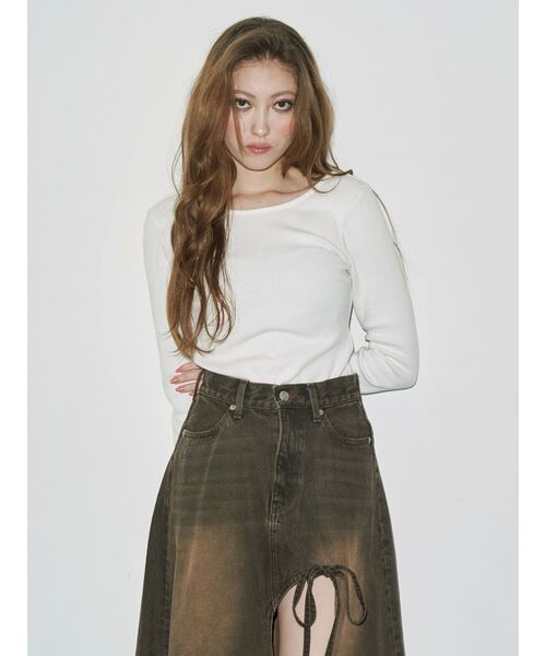 EVRIS（エヴリス）の「【WEB限定】バックオープンリブトップス（Tシャツ/カットソー・レディース・ブラック/ホワイト/ブルー/グレー・FREE）」の21枚目の写真