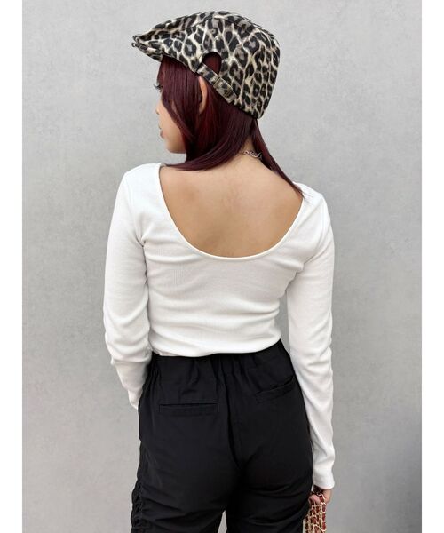 EVRIS（エヴリス）の「【WEB限定】バックオープンリブトップス（Tシャツ/カットソー・レディース・ブラック/ホワイト/ブルー/グレー・FREE）」の9枚目の写真