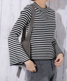 フレア 袖 ニット」に該当するブラック/黒色系のファッション