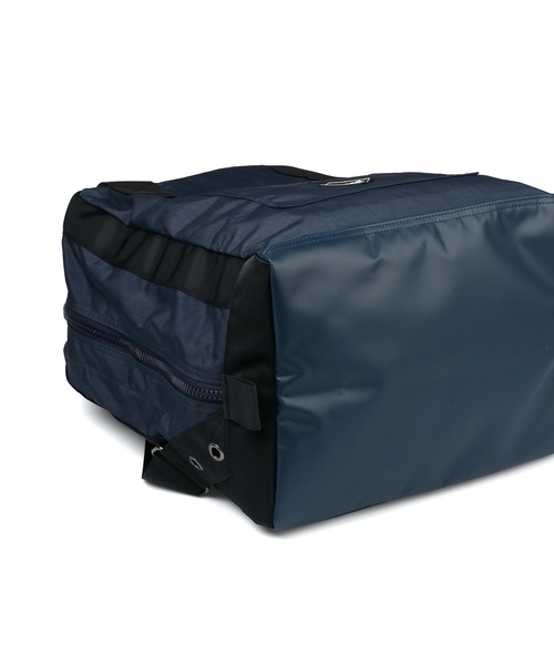 The DUFFER of ST.GEORGE（ザダファーオブセントジョージ）の「LUCEBER × BLACK LABEL 2WAY PARACHUTE BAG：ルースバー別注 2ウェイ パラシュートバッグ（トートバッグ・メンズ・ブラック/ネイビー・F）」の5枚目の写真