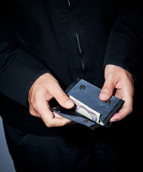 PACKING(パッキング)の「PACKING/パッキング BLACK REFLECTIVE WALLET(財布・メンズ・ブラック・F)」の7枚目の写真