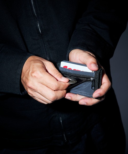 PACKING(パッキング)の「PACKING/パッキング BLACK REFLECTIVE WALLET(財布・メンズ・ブラック・F)」の2枚目の写真