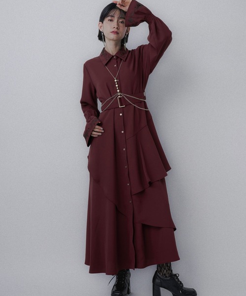 HARE（ハレ）の「アシメフリルシシュウワンピース(HARE)（ワンピース・レディース・ブラック/レッド・FREE）」の2枚目の写真