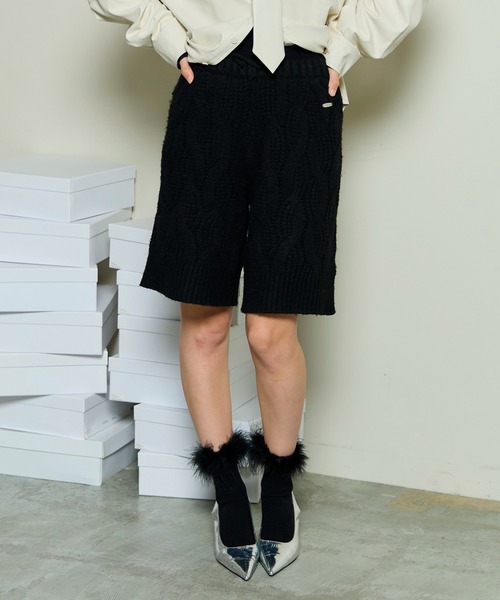 MAISON SPECIAL（メゾンスペシャル）の「Cable Knit Shorts / ケーブルニットハーフパンツ（その他パンツ・レディース・ブラック/グレー/オフホワイト・FREE）」の3枚目の写真