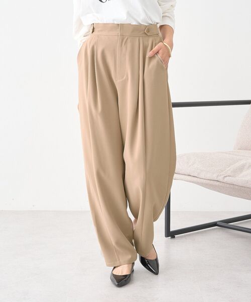 earth music&ecology（アースミュージックアンドエコロジー）の「タックコクーンパンツ（その他パンツ・レディース・ベージュ/ブラック/チャコールグレー・S/M）」の5枚目の写真