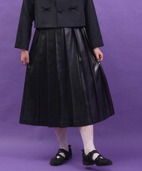 I am I in fact...(アイアムアイインファクト)の「LEATHER LIKE pleats skirt(スカート・レディース・ブラック・FREE)」の3枚目の写真
