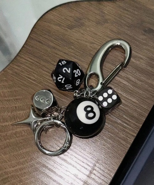 2BRO.キーホルダー4種セット キーホルダー セット Y2K ストリート系 サイコロ オシャレ(BDS