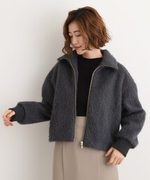 ふんわりと包み込む、リュクスなフェイクファーブルゾン