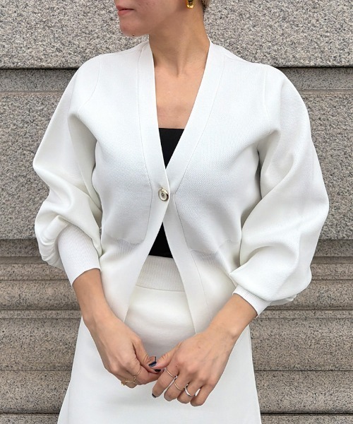 JENNE(ジェンヌ)の「トップボタン立体カーディガン(カーディガン/ボレロ・レディース・ライトベージュ/ブラック/ホワイト・LARGE/MEDIUM/SMALL)」の19枚目の写真