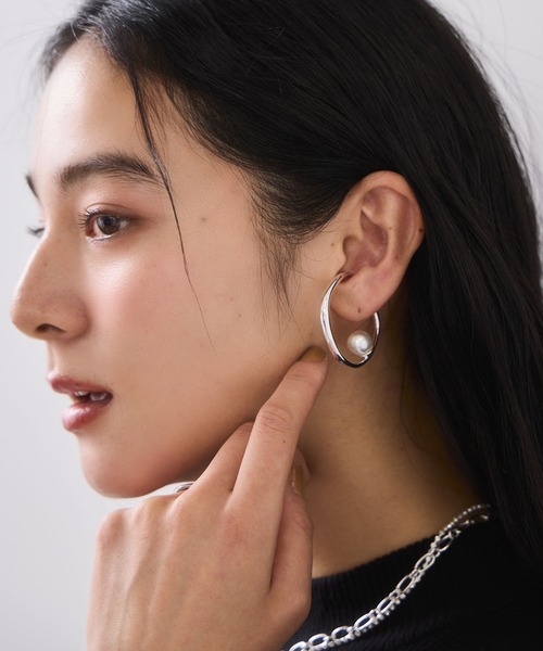 VIS（ビス）の「フープパールイヤーカフ（イヤリング・レディース・シルバー/ゴールド・FREE）」の4枚目の写真