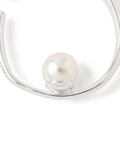 VIS（ビス）の「フープパールイヤーカフ（イヤリング・レディース・シルバー/ゴールド・FREE）」の9枚目の写真