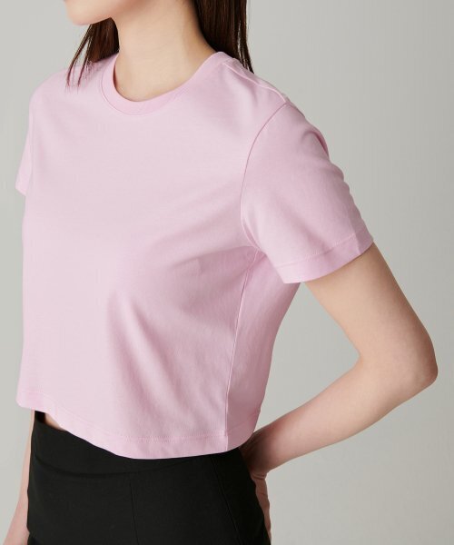 MUSINSA STANDARD WOMAN（ムシンサスタンダードウーマン）の「[クールタンダード] ウィメンズ クルーネック クロップTシャツ [ピンク]（Tシャツ/カットソー・レディース・その他・SMALL/MEDIUM/LARGE/X-LARGE/X-SMALL）」の5枚目の写真