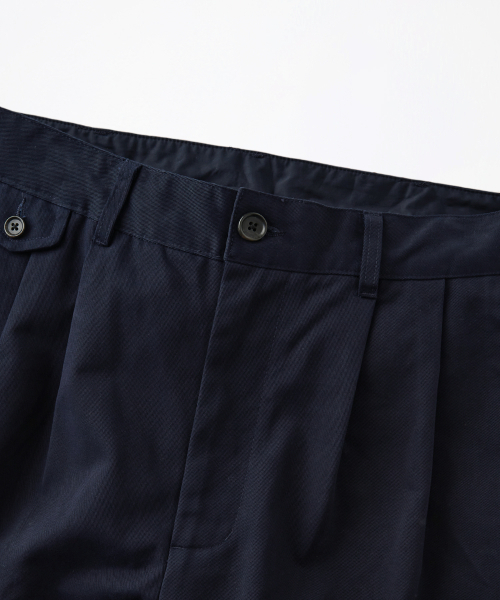 OUTSTANDING(アウトスタンディング)の「HIGH DENSITY COTTON DOUBLE PLEATED PANTS_NAVY(その他パンツ・メンズ・その他・SMALL/MEDIUM/LARGE)」の3枚目の写真