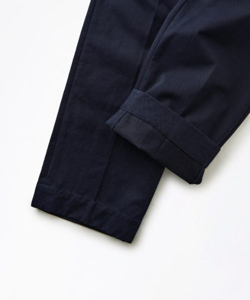 OUTSTANDING(アウトスタンディング)の「HIGH DENSITY COTTON DOUBLE PLEATED PANTS_NAVY(その他パンツ・メンズ・その他・SMALL/MEDIUM/LARGE)」の9枚目の写真