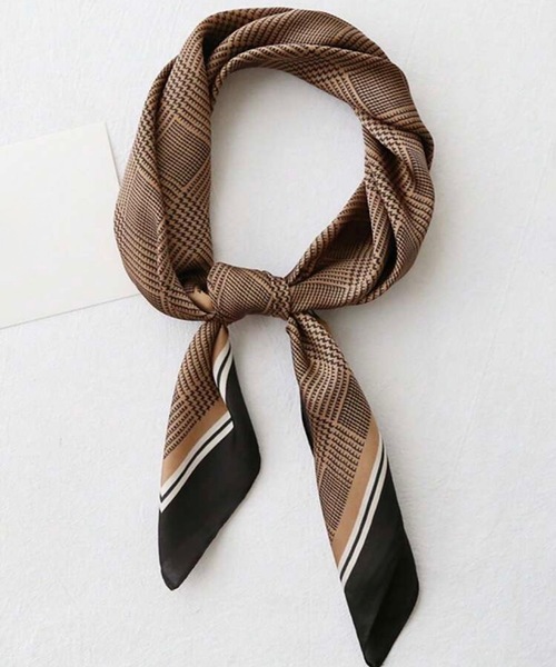 ARTIFICIAL SWEETENER（アーティフィシャル　スウィートナー）の「【 ARTIFICIAL SWEETENER 】シルクタッチ千鳥スカーフ（バンダナ/スカーフ・メンズ・ホワイト/ブラウン・FREE）」の4枚目の写真