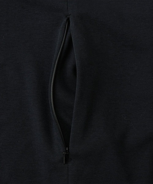 WHITE MOUNTAINEERING(ホワイトマウンテニアリング)の「【White Mountaineering/ホワイトマウンテニアリング】SIDE POCKET T-SHIRT(Tシャツ/カットソー・メンズ・ブラック・3/1/2)」の4枚目の写真