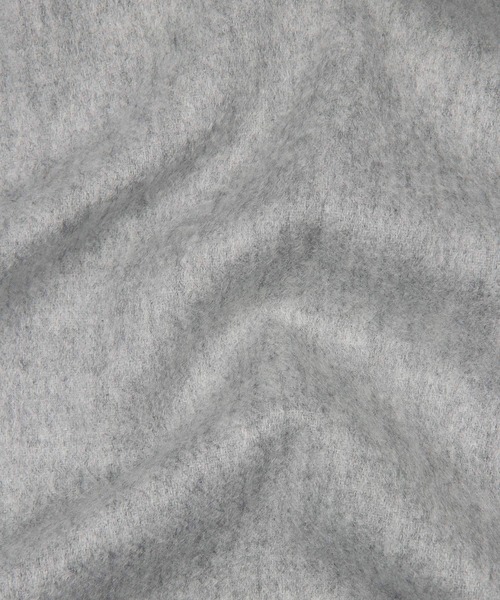 LANVIN en Bleu（ランバンオンブルー）の「ワンポイントロゴ カシミヤマフラー（マフラー・メンズ・ブラック/グレイッシュベージュ/チャコールグレー/ライトグレー・FREE）」の7枚目の写真