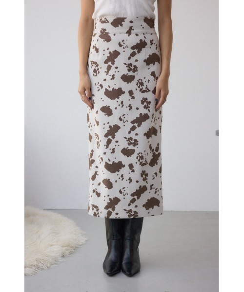AZUL by moussy（アズールバイマウジー）の「カウ柄ジャガードタイトスカート（スカート・レディース・ホワイト系その他/ブラウン系その他・SMALL/MEDIUM）」の6枚目の写真