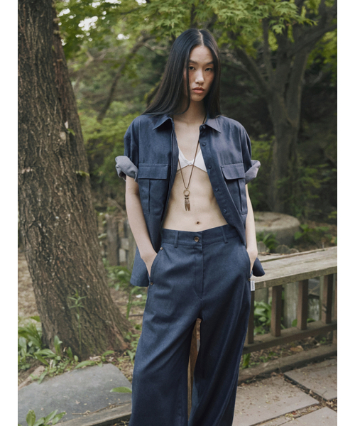 FROMWHERE（フロムウェア）の「COTTON CUFFS SHIRTS D/BLUE（Tシャツ/カットソー・レディース・ダークインディゴブルー・FREE）」の2枚目の写真