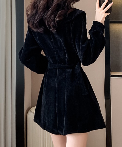 &soiree(アンドソワレ)の「ベルト付きゴールドボタンミニワンピース(ワンピース・レディース・ブラック・X-LARGE/LARGE/MEDIUM/SMALL)」の4枚目の写真